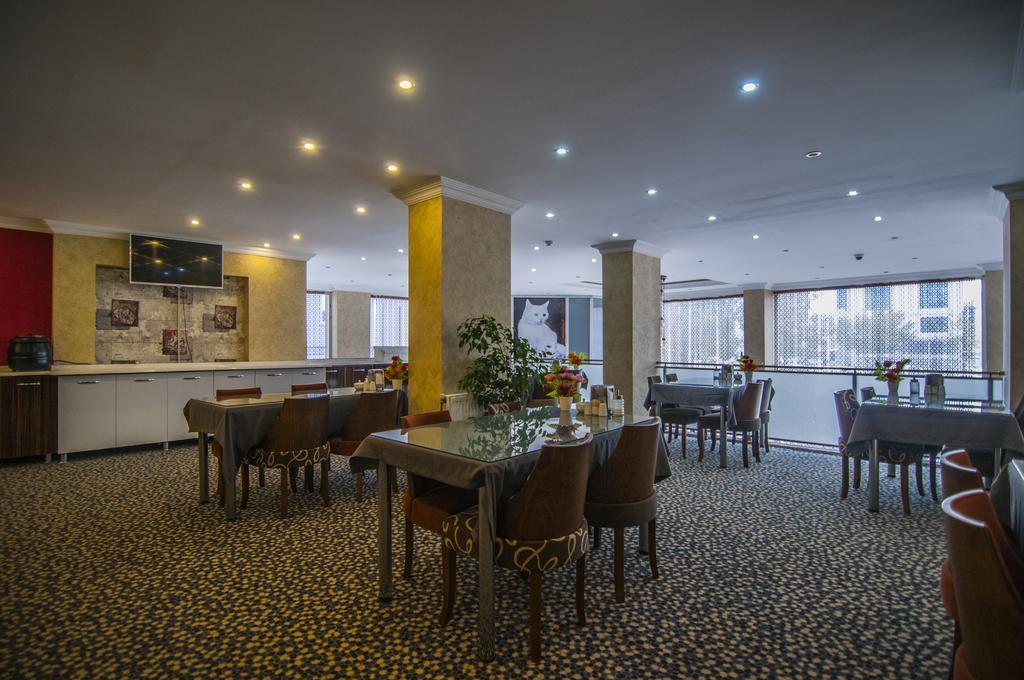 Hotel Dosco Van Eksteriør bilde