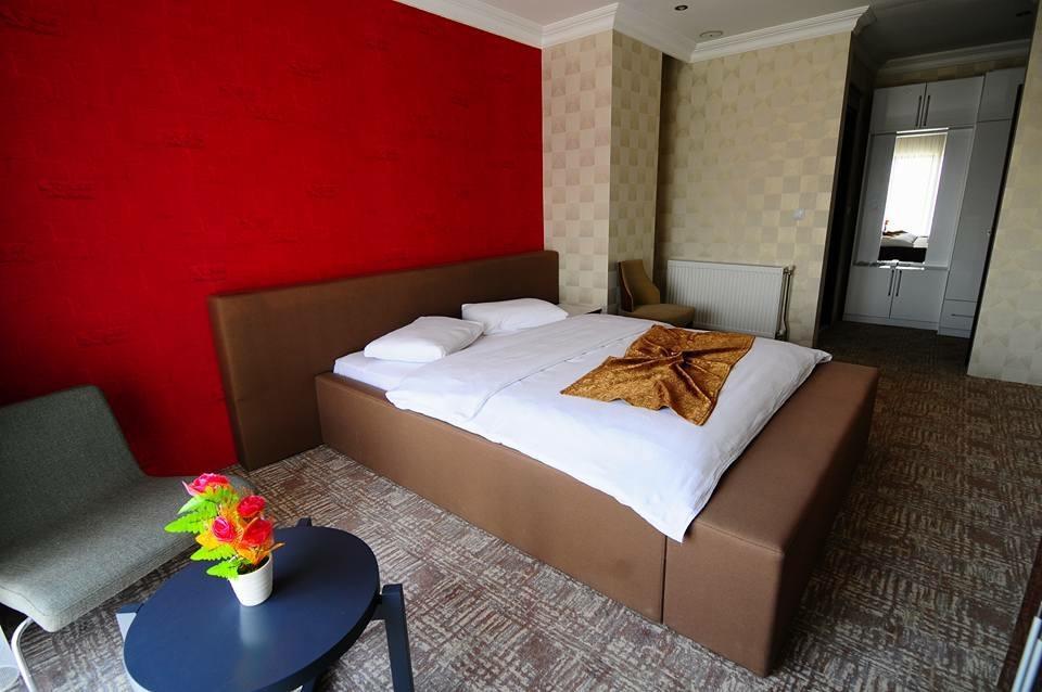 Hotel Dosco Van Eksteriør bilde